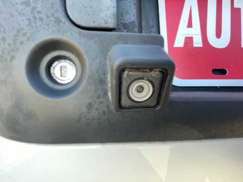 Used 2015 Chevrolet Express 2500 image 9