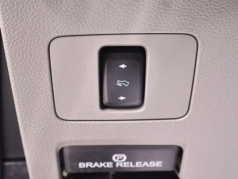 Certified 2019 Ford F250 XLT w/ XLT Value Package image 25