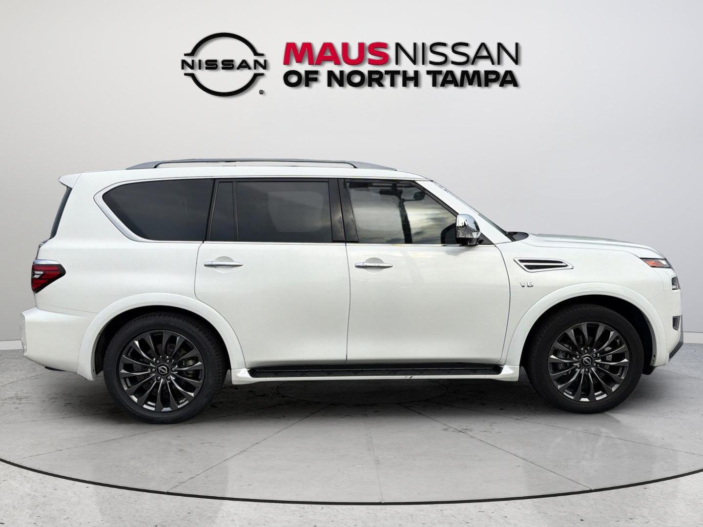 Used 2022 Nissan Armada Platinum w/ Captain's Chairs Package RWD image 9