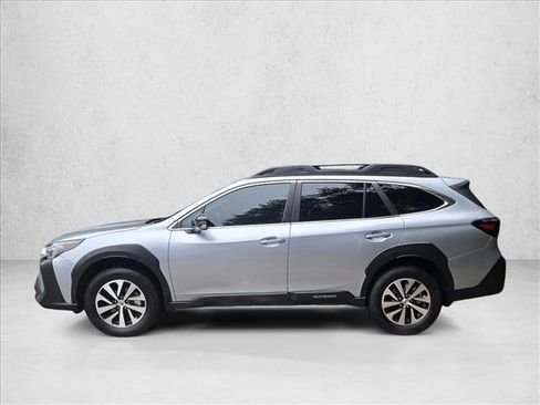 Certified 2025 Subaru Outback Premium image 9