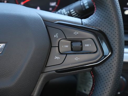 New 2026 Chevrolet Trax RS w/ Sunroof Package image 13