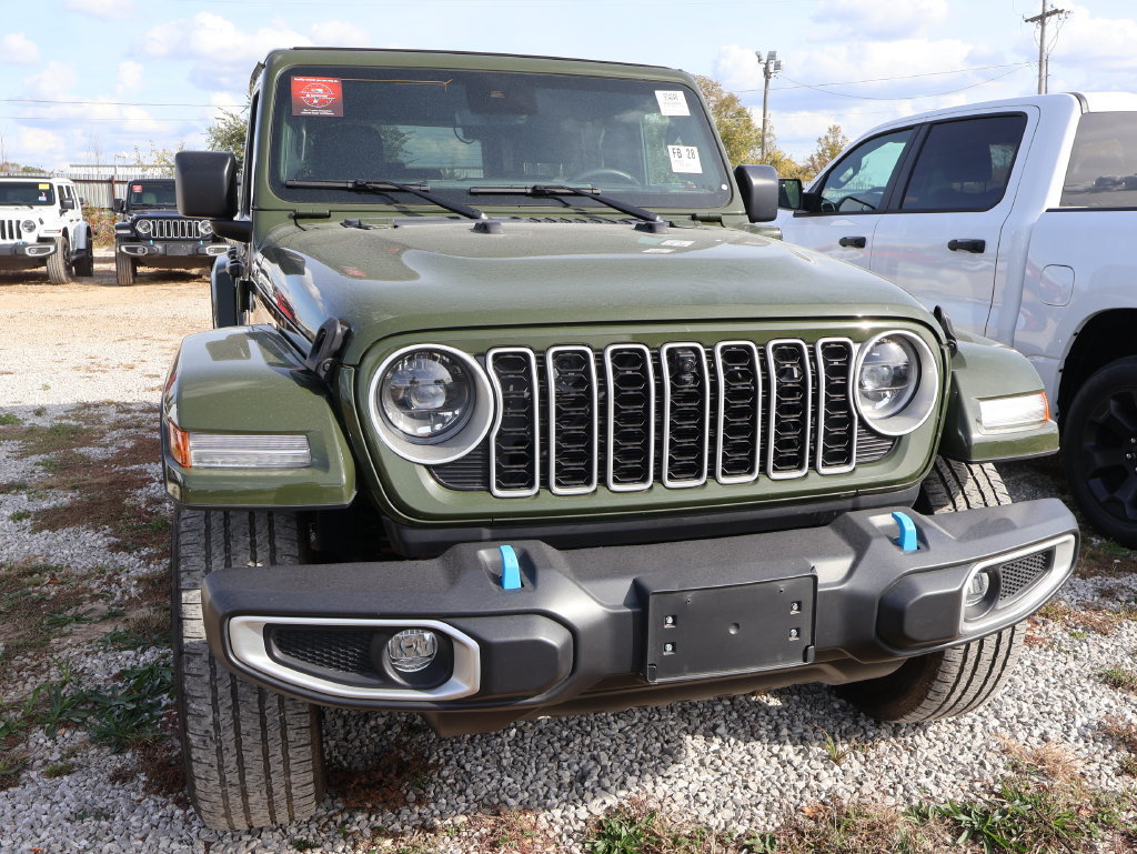 Used 2024 Jeep Wrangler Unlimited Sahara w/ Technology Group AWD/4WD image 7