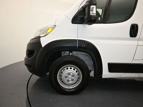 Used 2025 RAM ProMaster 2500 w/ Convenience Group FWD image 9