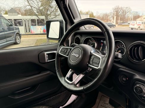 Used 2021 Jeep Gladiator Overland image 32