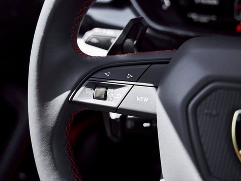 Used 2024 Lamborghini Urus Performante image 71