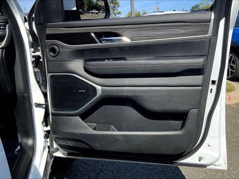 Used 2022 Jeep Wagoneer Series II image 21