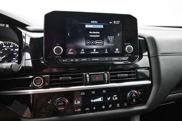 Used 2024 Nissan Pathfinder SV FWD image 15