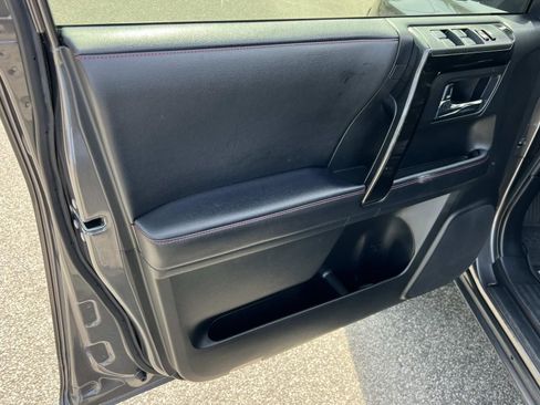 Used 2019 Toyota 4Runner TRD Off-Road AWD/4WD image 10