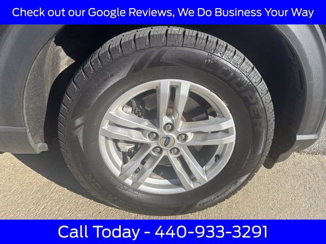 Used 2020 Ford Explorer XLT w/ Equipment Group 202A AWD/4WD image 12
