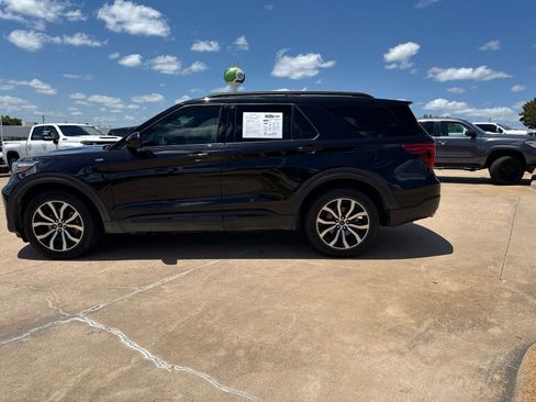 Used 2022 Ford Explorer ST-Line w/ Class IV Trailer Tow Package AWD/4WD image 4
