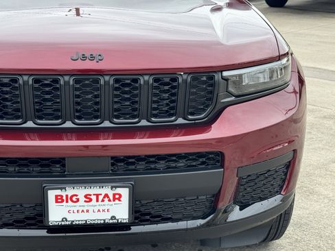 Used 2025 Jeep Grand Cherokee L Altitude AWD/4WD image 5