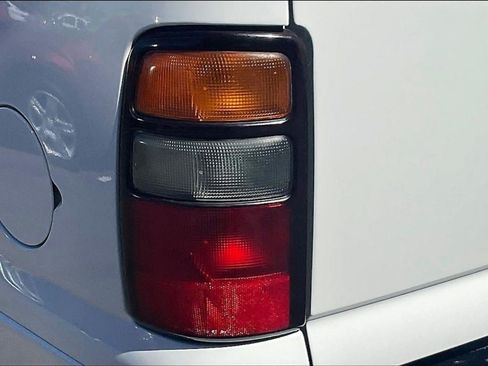 Used 2005 GMC Yukon Denali AWD/4WD image 21