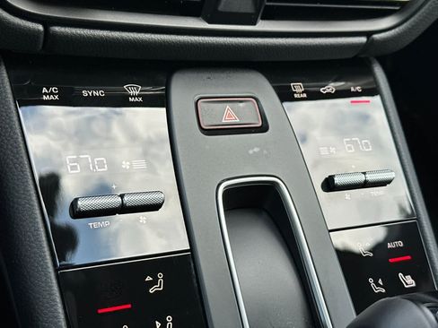 Certified 2026 Porsche Macan AWD/4WD image 24