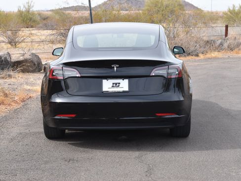 Used 2022 Tesla Model 3 Standard Range image 4