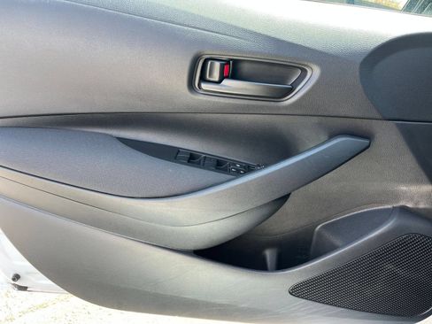 Used 2025 Toyota Corolla LE FWD image 18