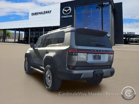 Used 2025 Lexus GX 550 AWD/4WD image 4