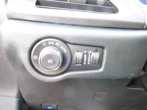 New 2026 Chrysler Pacifica Select image 22