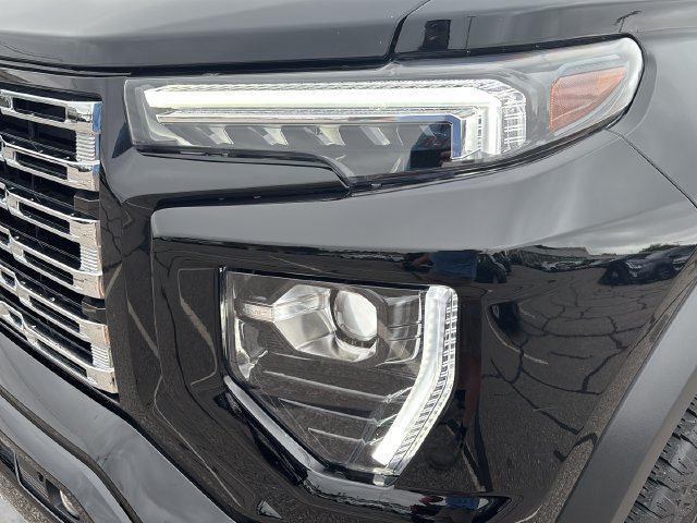 Used 2025 GMC Canyon Denali AWD/4WD image 25