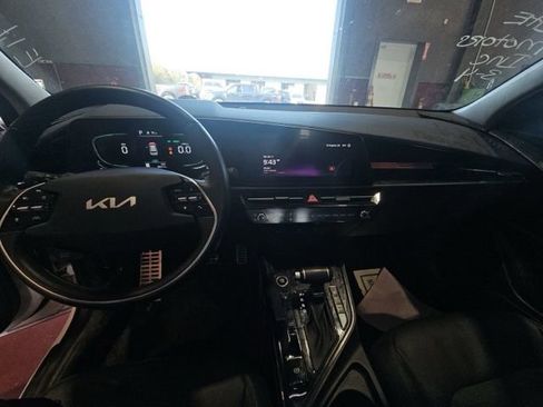 Used 2023 Kia Niro EX Touring image 6