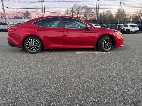 Used 2025 Toyota Camry XLE image 8