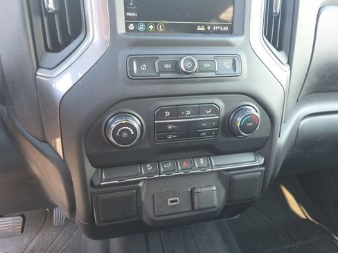 Used 2019 Chevrolet Silverado 1500 Custom Trail Boss w/ Custom Convenience Package AWD/4WD image 15