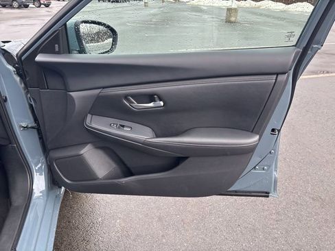 Used 2024 Nissan Sentra SV image 11