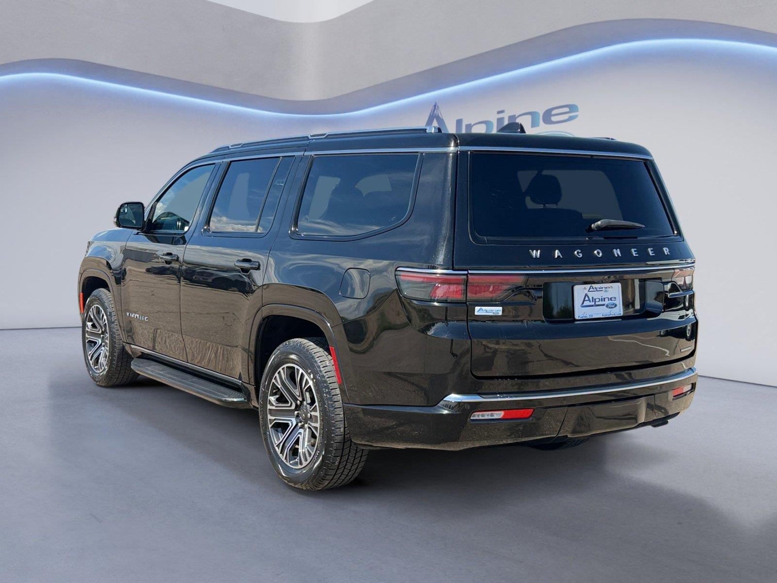 Used 2024 Jeep Wagoneer Series II AWD/4WD image 3