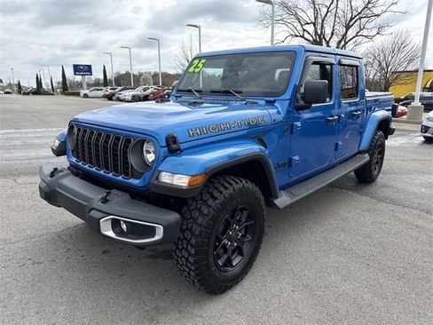 Used 2025 Jeep Gladiator Sport image 8