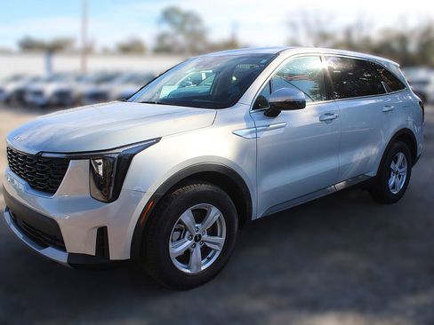New 2026 Kia Sorento LX FWD image 15