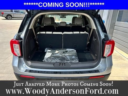 Used 2024 Ford Explorer Platinum w/ Technology Package AWD/4WD image 5