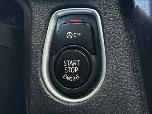 Used 2017 BMW M3 RWD image 29