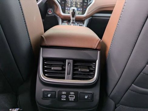 Used 2025 Subaru Outback Touring w/ Popular Package #2 image 17