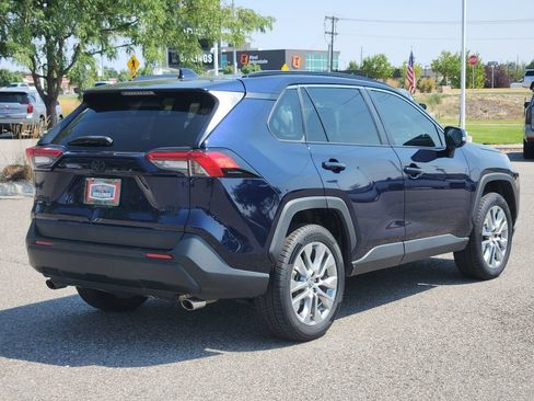 Used 2022 Toyota RAV4 XLE Premium AWD/4WD image 39