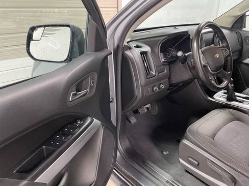 Used 2022 Chevrolet Colorado LT AWD/4WD image 10