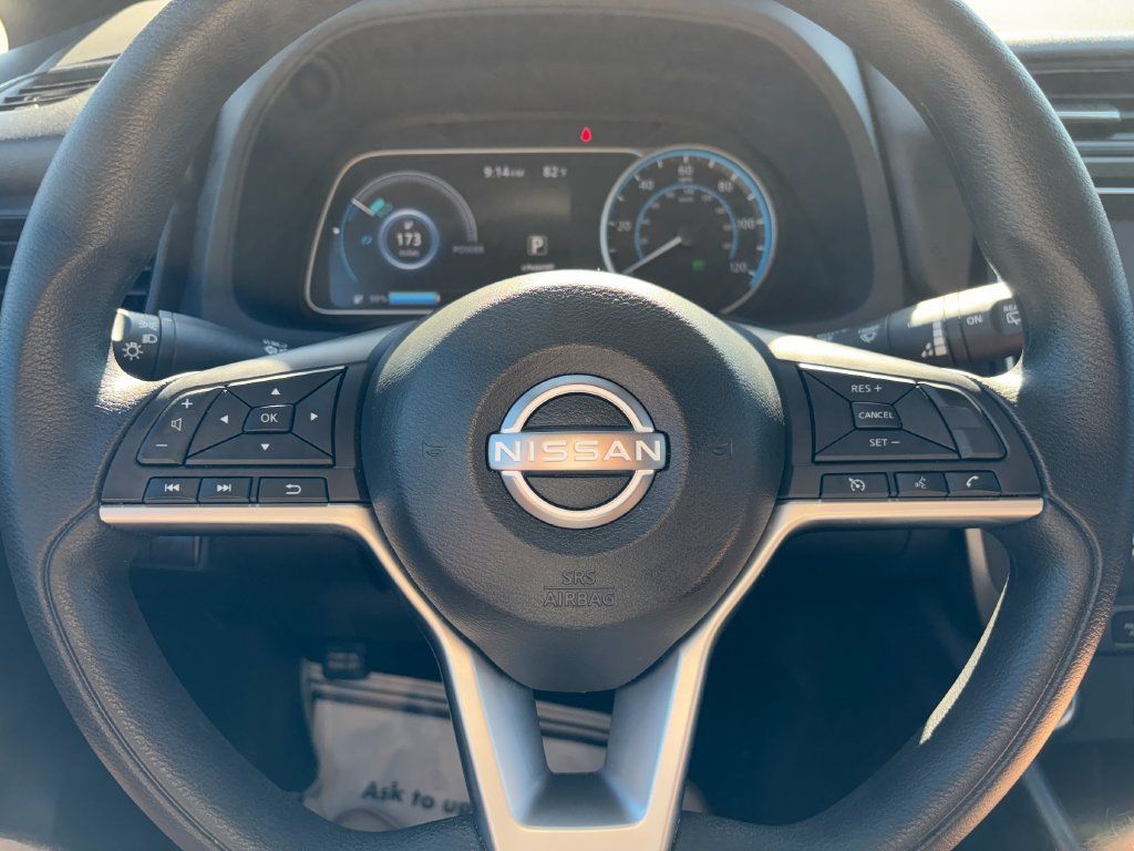 Used 2025 Nissan Leaf S FWD image 11