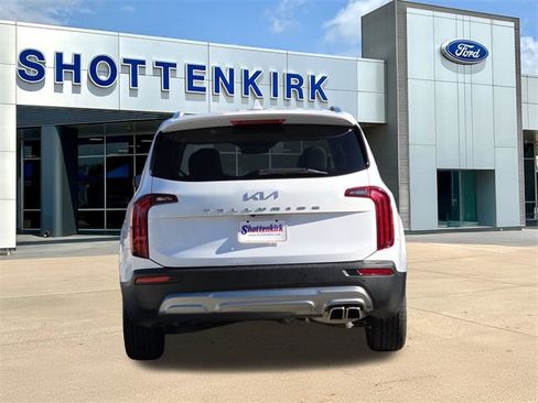Used 2022 Kia Telluride EX w/ EX Premium Package image 7