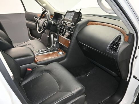 Used 2024 Nissan Armada SL w/ Captain's Chairs Package RWD image 27