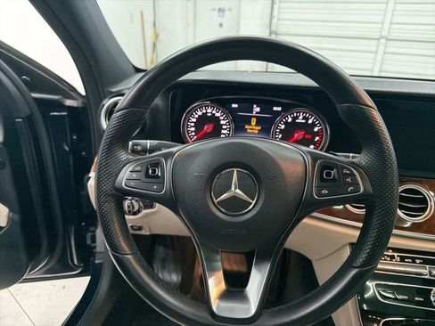 Used 2018 Mercedes-Benz E 300 image 15