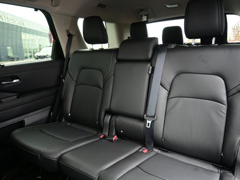 New 2025 Nissan Pathfinder SL image 26