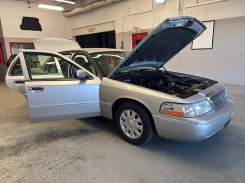Used 2004 Mercury Grand Marquis LS RWD image 7