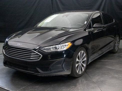 Used 2020 Ford Fusion SE image 6
