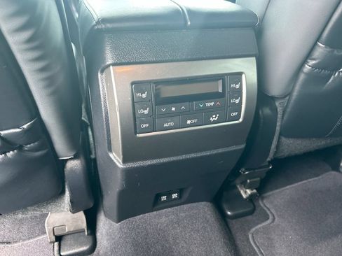 Used 2023 Lexus GX 460 Premium w/ Accessory Package AWD/4WD image 35