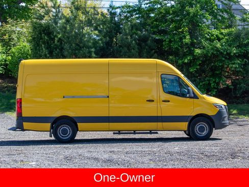 Used 2021 Mercedes-Benz Sprinter 2500 image 10