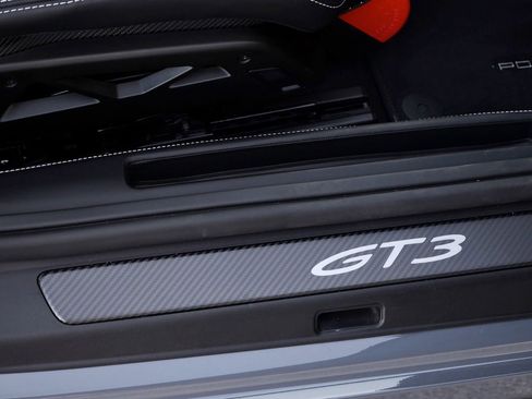 Used 2025 Porsche 911 GT3 image 31