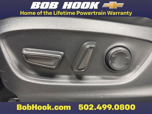 Used 2024 Toyota Corolla Cross XLE image 10