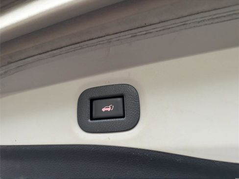 Used 2018 Nissan Rogue SL w/ Premium Package FWD image 32