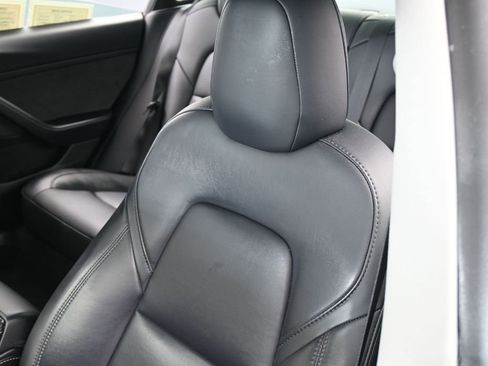 Used 2023 Tesla Model 3 Standard Range image 17