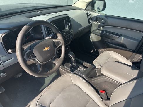 Used 2022 Chevrolet Colorado W/T w/ WT Convenience Package RWD image 14