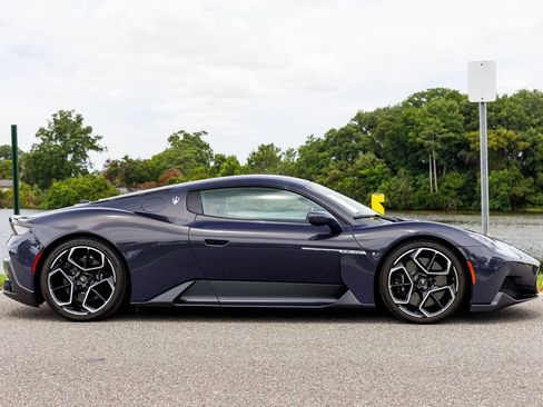 Used 2023 Maserati MC20 Coupe RWD image 2