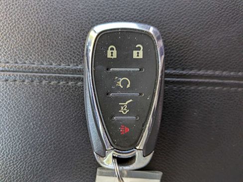 Used 2020 Chevrolet Equinox Premier FWD image 38